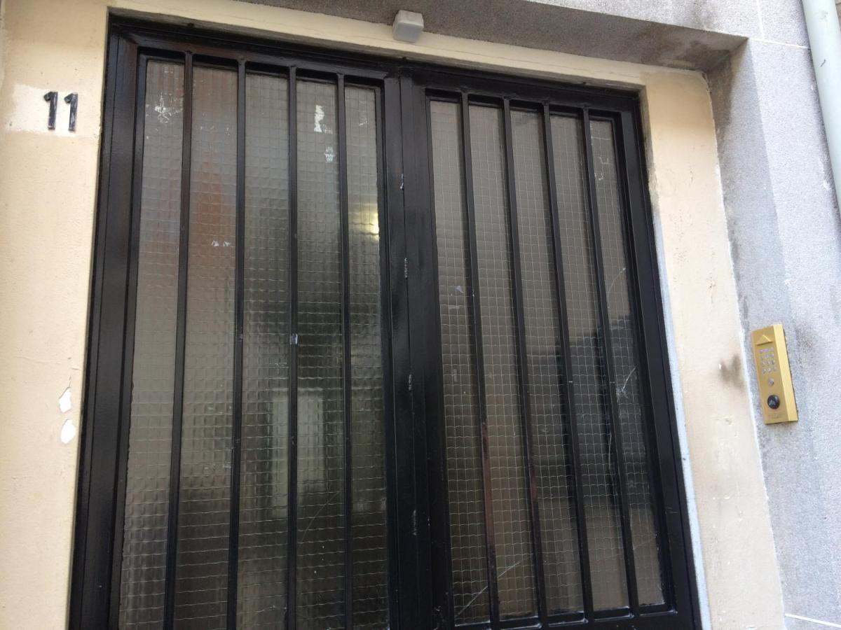 Studio Pigalle De 25 M2 - 2 Lits Simples Type Gigogne Pour 2 Personnes - Coeur Touristique De Paris - 2 Minutes De La Station Metro Pigalle ,Petit Train Vers La Butte Montmartre-Cabarets Moulin Rouge,Chez Michou-Restaurants Bouillon Pigalle,Berliner Bagian luar foto