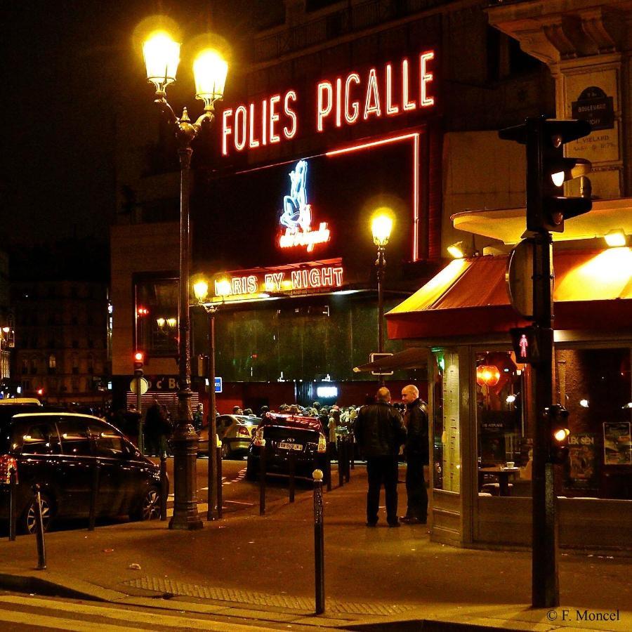 Studio Pigalle De 25 M2 - 2 Lits Simples Type Gigogne Pour 2 Personnes - Coeur Touristique De Paris - 2 Minutes De La Station Metro Pigalle ,Petit Train Vers La Butte Montmartre-Cabarets Moulin Rouge,Chez Michou-Restaurants Bouillon Pigalle,Berliner Bagian luar foto