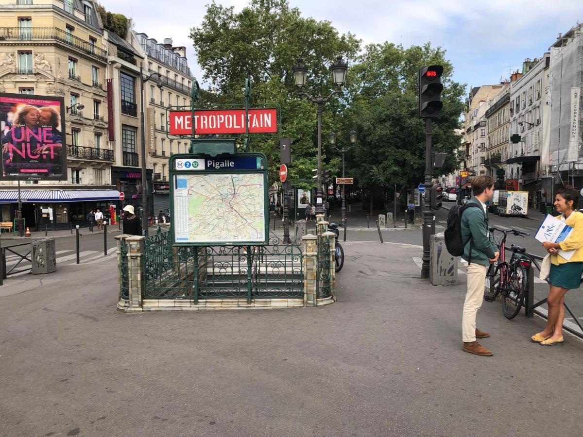 Studio Pigalle De 25 M2 - 2 Lits Simples Type Gigogne Pour 2 Personnes - Coeur Touristique De Paris - 2 Minutes De La Station Metro Pigalle ,Petit Train Vers La Butte Montmartre-Cabarets Moulin Rouge,Chez Michou-Restaurants Bouillon Pigalle,Berliner Bagian luar foto