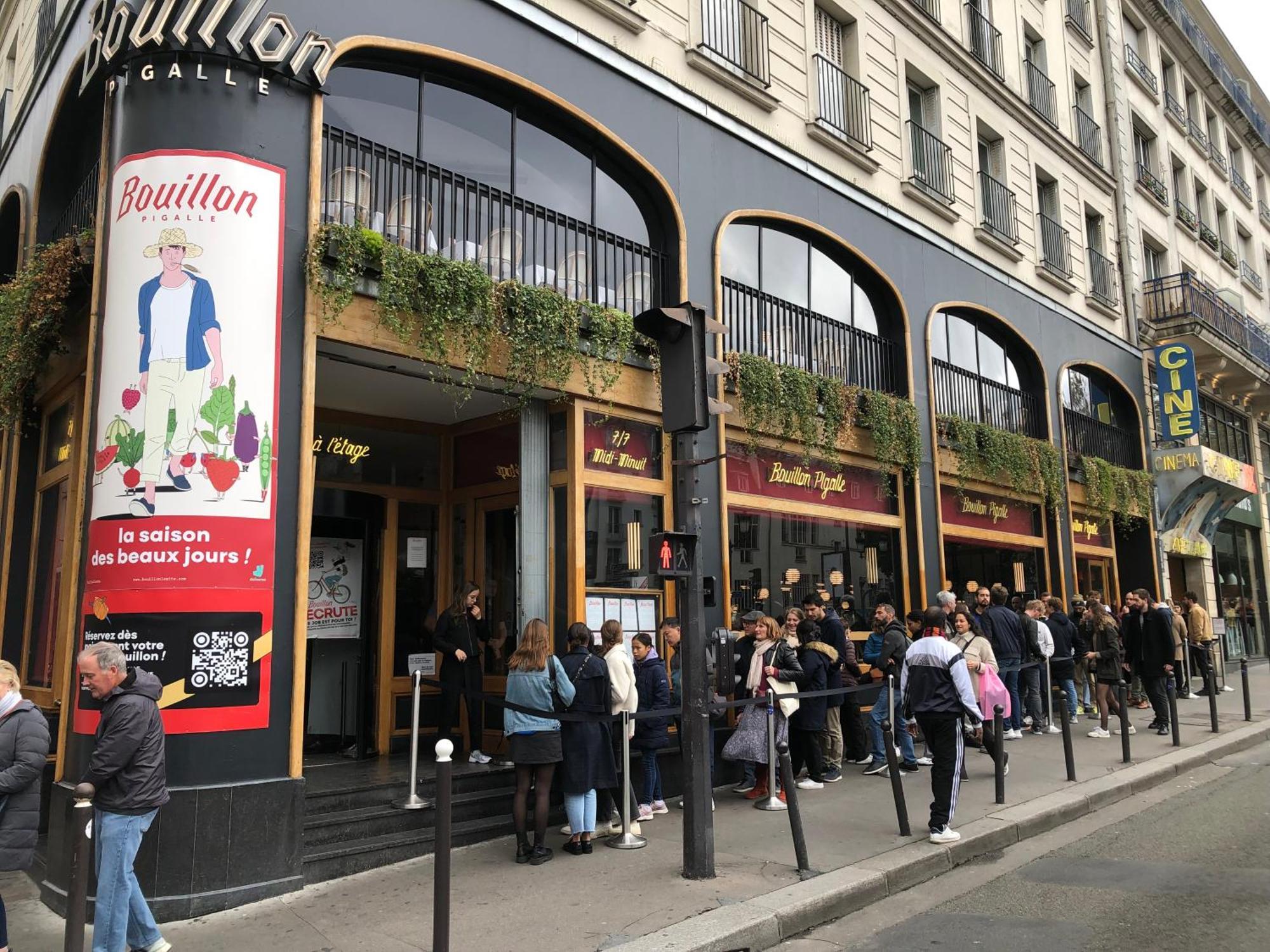 Studio Pigalle De 25 M2 - 2 Lits Simples Type Gigogne Pour 2 Personnes - Coeur Touristique De Paris - 2 Minutes De La Station Metro Pigalle ,Petit Train Vers La Butte Montmartre-Cabarets Moulin Rouge,Chez Michou-Restaurants Bouillon Pigalle,Berliner Bagian luar foto