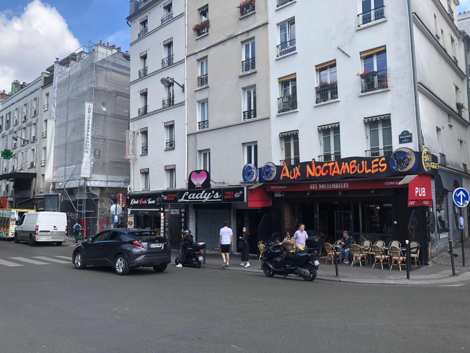 Studio Pigalle De 25 M2 - 2 Lits Simples Type Gigogne Pour 2 Personnes - Coeur Touristique De Paris - 2 Minutes De La Station Metro Pigalle ,Petit Train Vers La Butte Montmartre-Cabarets Moulin Rouge,Chez Michou-Restaurants Bouillon Pigalle,Berliner Bagian luar foto