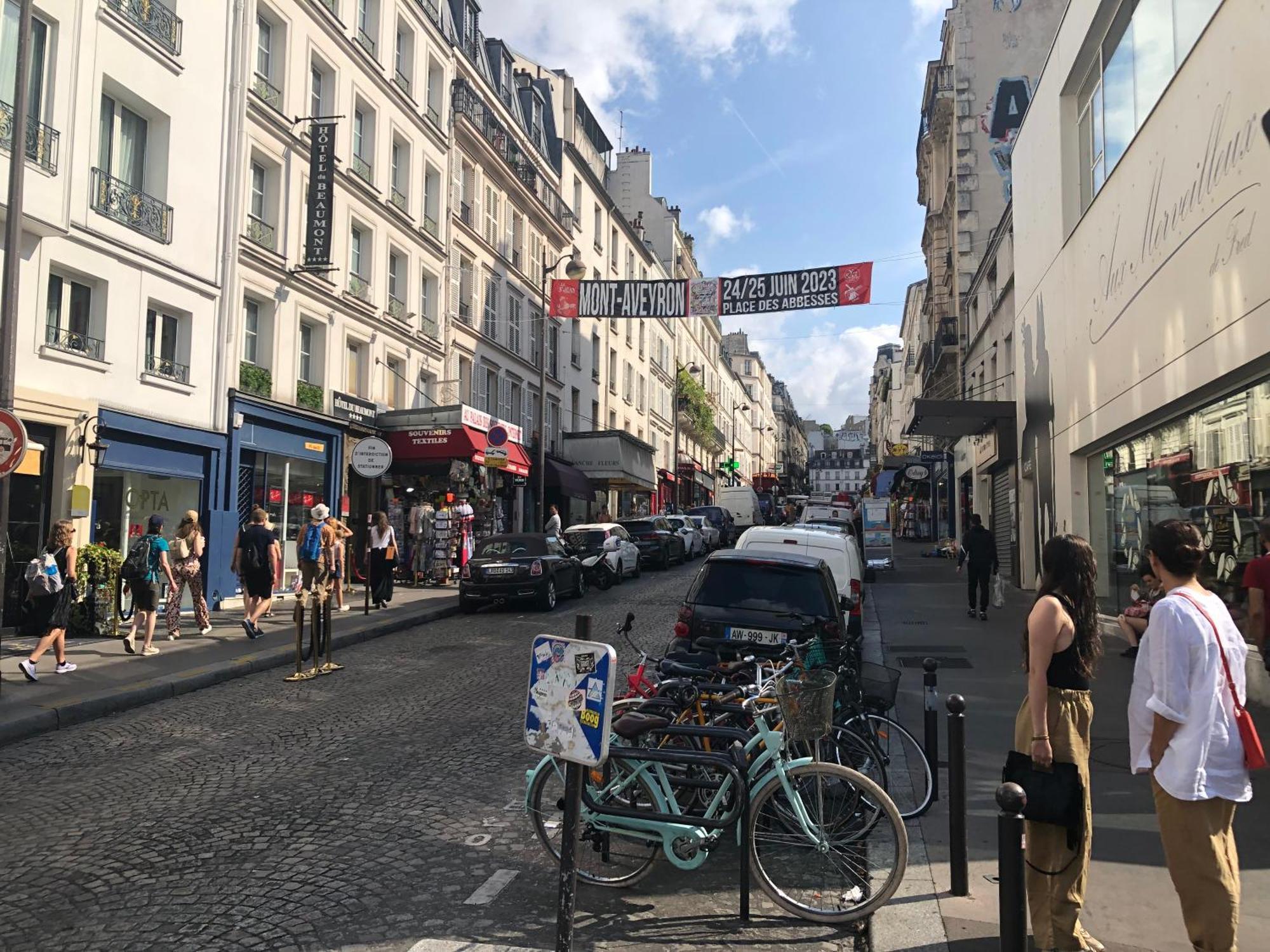Studio Pigalle De 25 M2 - 2 Lits Simples Type Gigogne Pour 2 Personnes - Coeur Touristique De Paris - 2 Minutes De La Station Metro Pigalle ,Petit Train Vers La Butte Montmartre-Cabarets Moulin Rouge,Chez Michou-Restaurants Bouillon Pigalle,Berliner Bagian luar foto