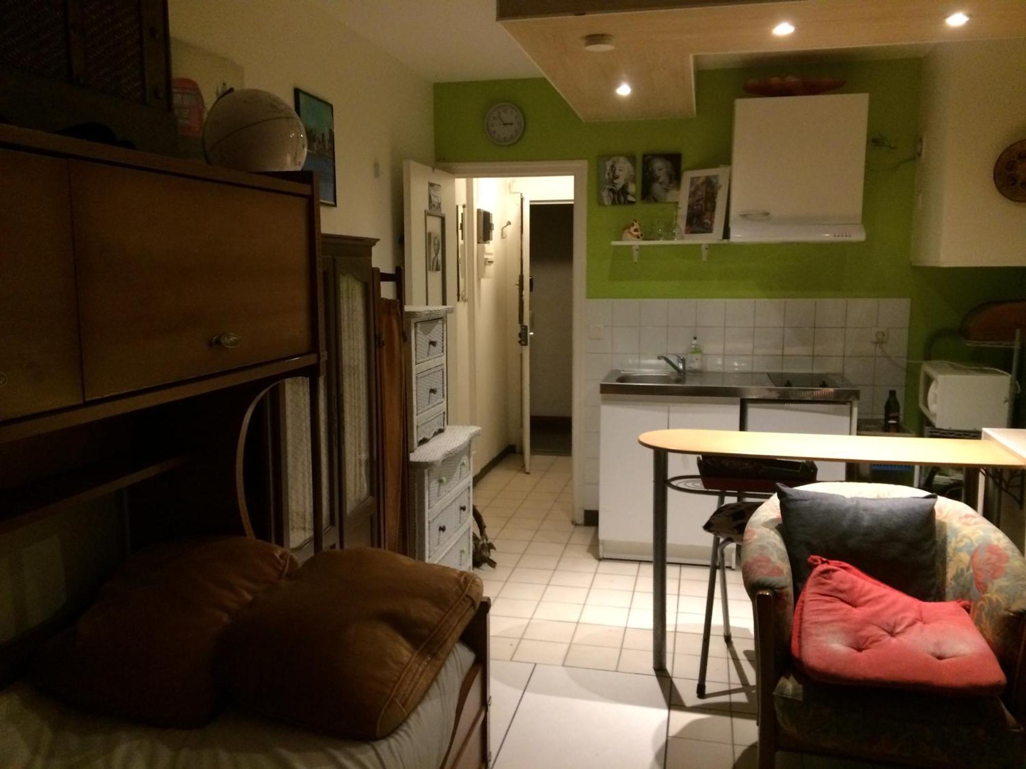 Studio Pigalle De 25 M2 - 2 Lits Simples Type Gigogne Pour 2 Personnes - Coeur Touristique De Paris - 2 Minutes De La Station Metro Pigalle ,Petit Train Vers La Butte Montmartre-Cabarets Moulin Rouge,Chez Michou-Restaurants Bouillon Pigalle,Berliner Bagian luar foto